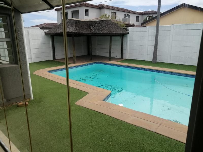 5 Bedroom Property for Sale in Goodwood Central Western Cape